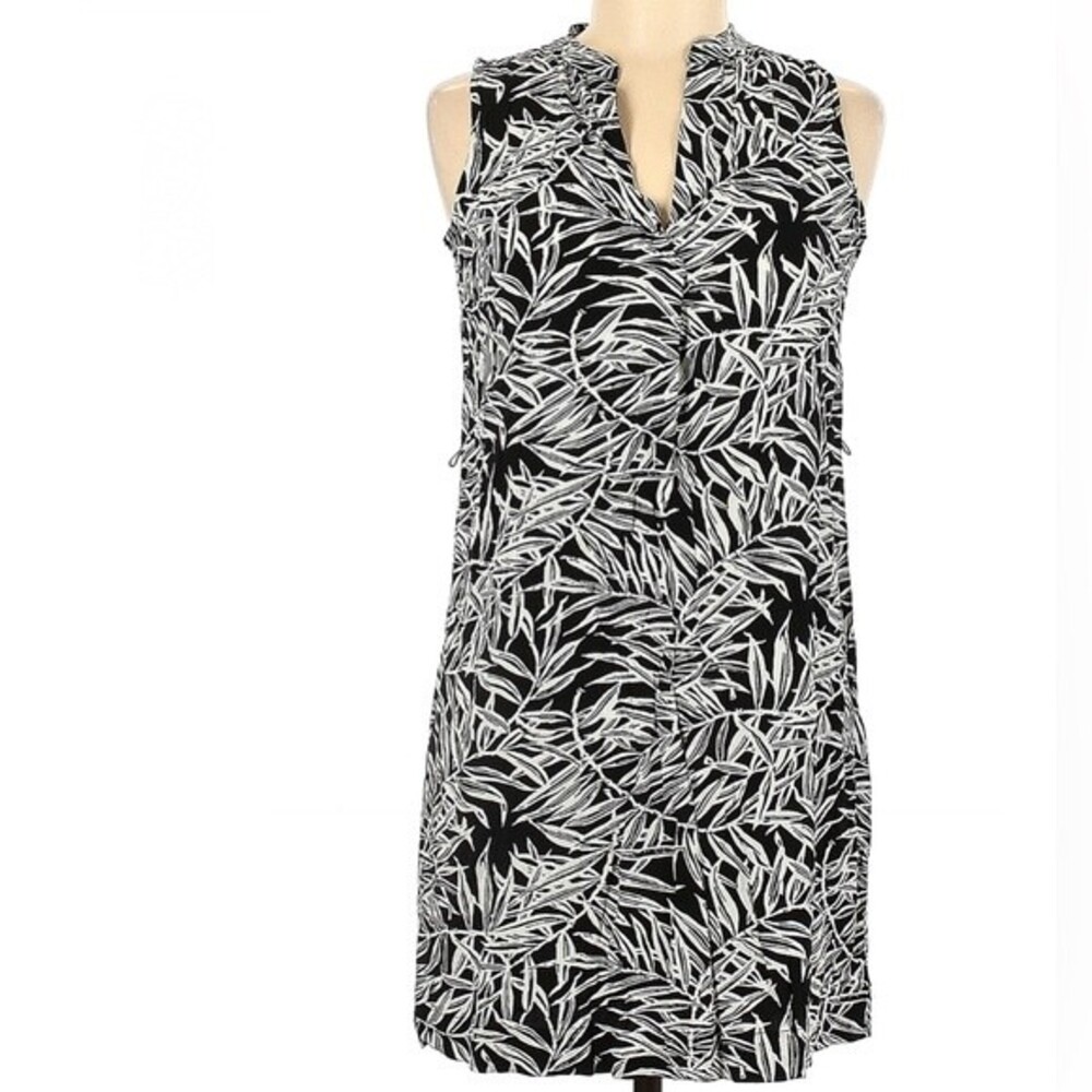 Loft black and white palm leaf V-neck dress size small